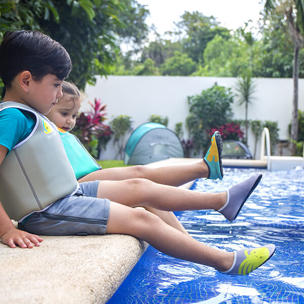 Shoöz: Neoprene Water Shoes || Shoöz: Chaussures aquatiques pour bébé